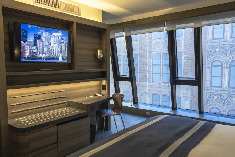 Superior Queen Junior Suite interior