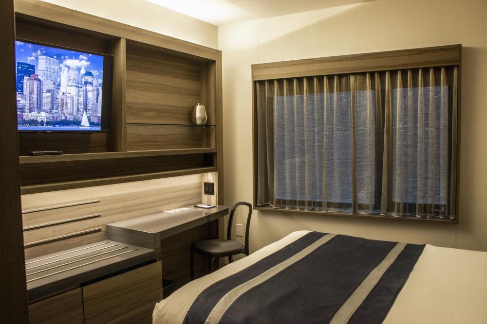 Superior Queen Room interior